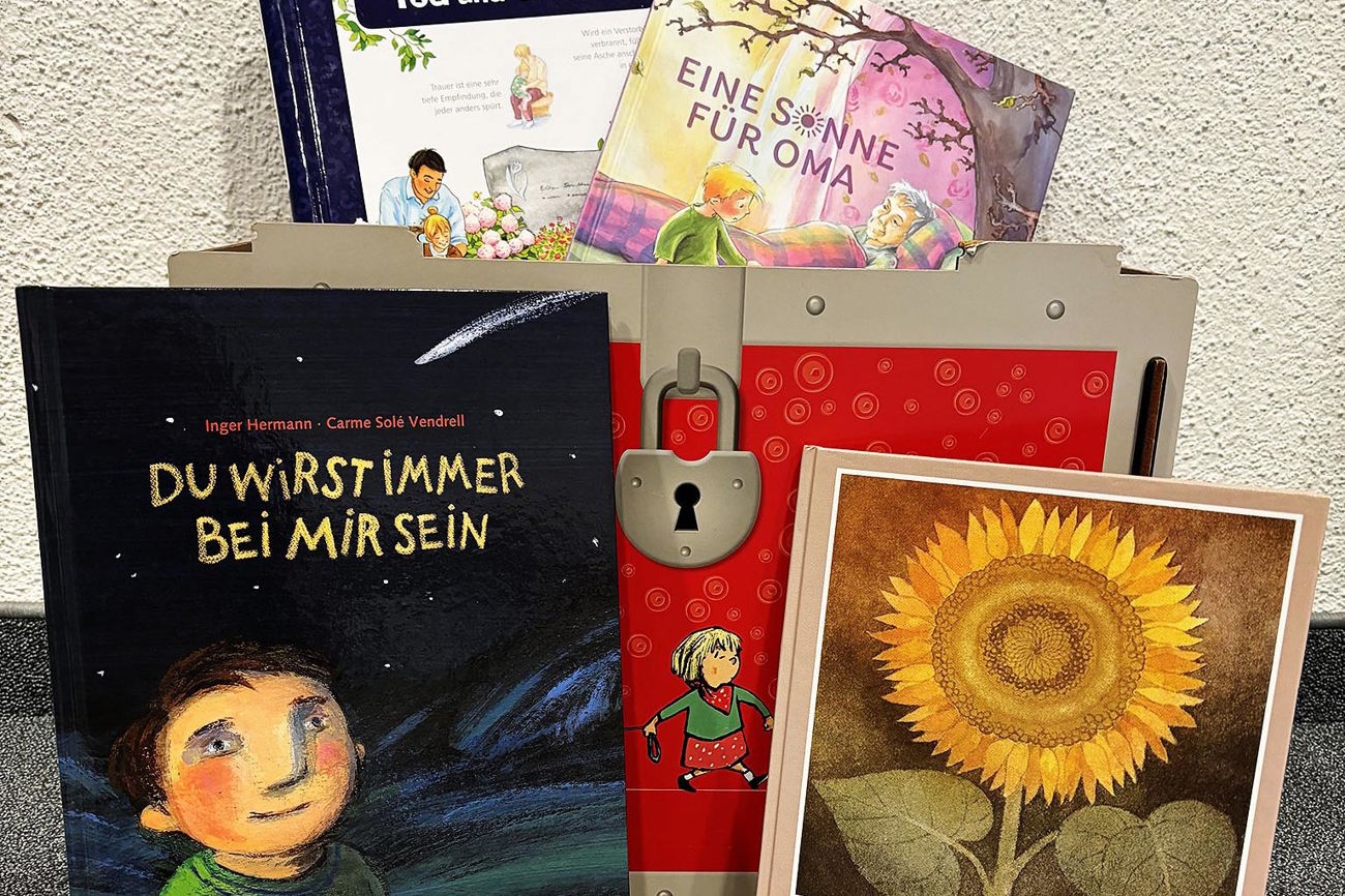 Bücher, die helfen, mit Kindern einfühlsam über den Tod zu sprechen. | Foto: Dagmar Doll