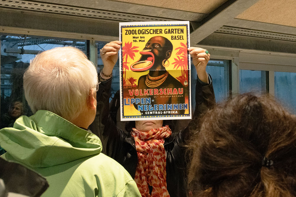 Bis 1935 fanden im Zoo Basel 22 Völkerschauen statt. Die Zurschaustellung von Menschen aus Kolonialgebieten konstruierte ein europäisches Bild des «Wilden». | Foto: Nicole Noelle