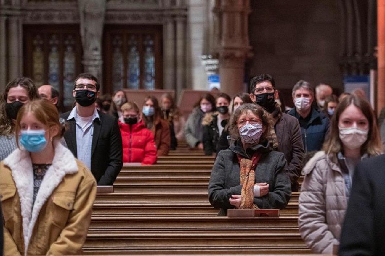 Ein kleiner Gottesdienst ohne Zertifikatspflicht oder ein grosser mit? Die Kirchen müssen sich an die neuen Pandemie-Verordnungen gewöhnen. |epd-bild/Thomas Lohnes