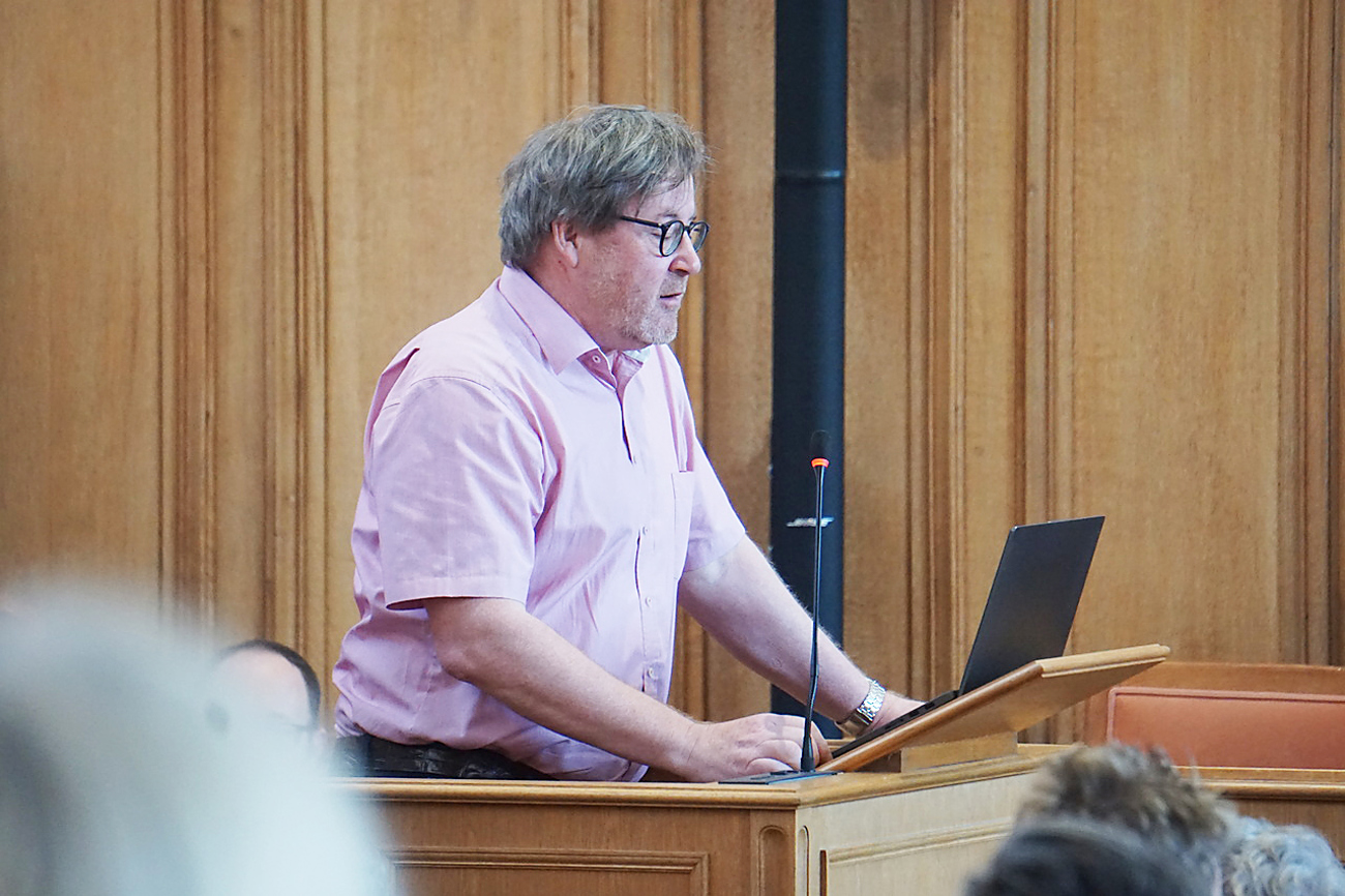 Christoph Zingg (GR) sagte, die Kirche solle nicht auf andere warten, sondern vorangehen und einen Beitrag für die ganze Gesellschaft leisten. Foto: sd